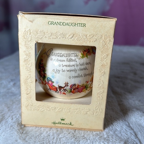 Vintage Hallmark Ornament for Granddaughter Christmas Unbreakable Satin 1980 - Picture 3 of 9